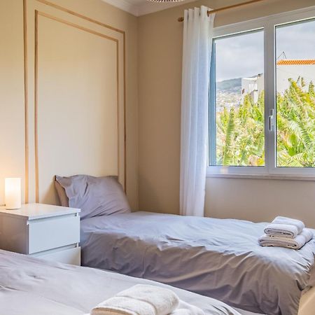 Apartamento Sea View - By Wehost Câmara de Lobos Exterior foto